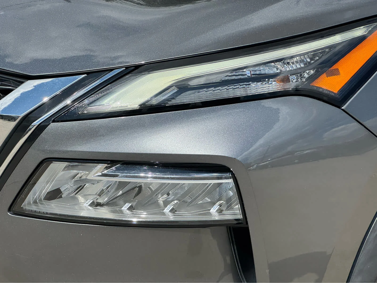 Used 2021 Gun Metallic Nissan SV image 9