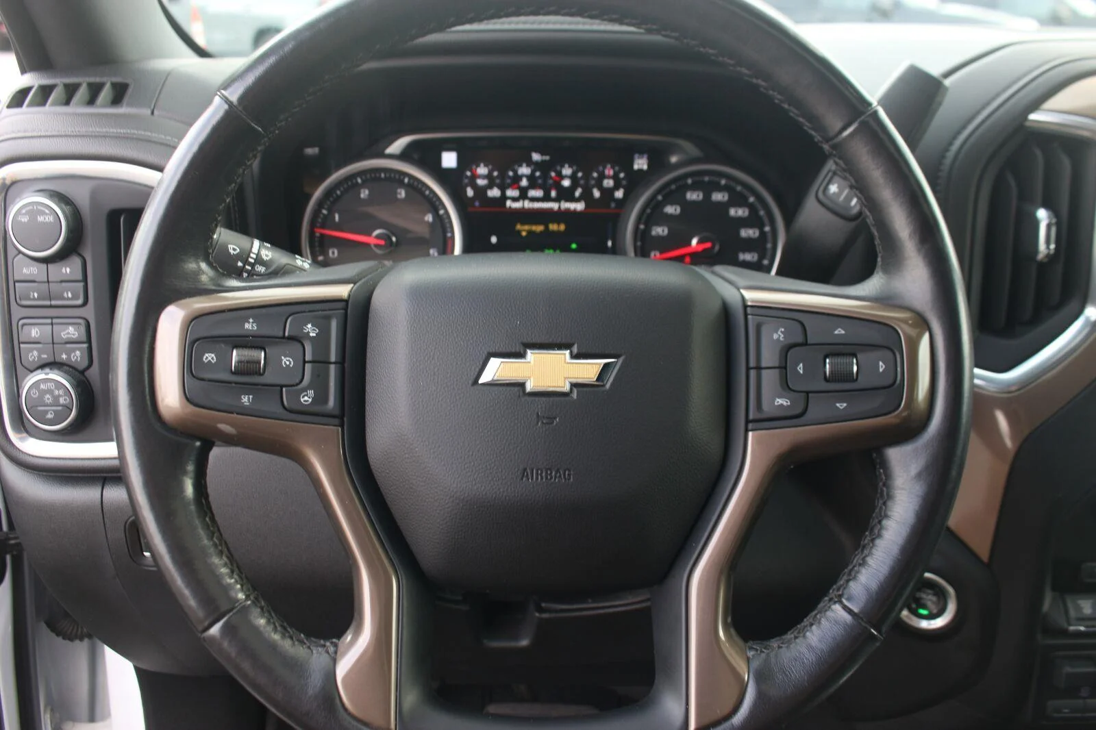 Used 2023 IRIDESCENT PEARL TRICOAT Chevrolet High Country image 20