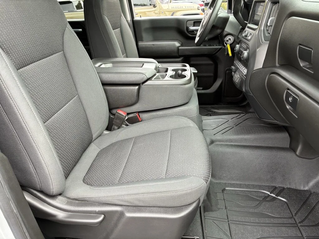 Used 2021 SILVER ICE METALLIC Chevrolet Custom image 24
