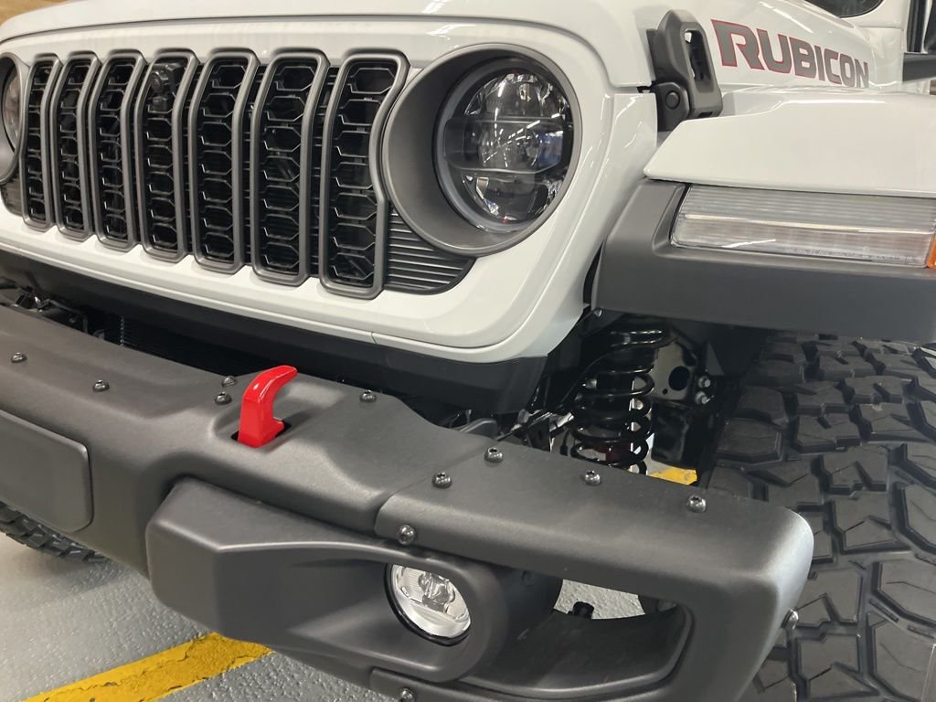 New 2026 Bright White Clear-Coat Exterior Paint Jeep Rubicon X image 11
