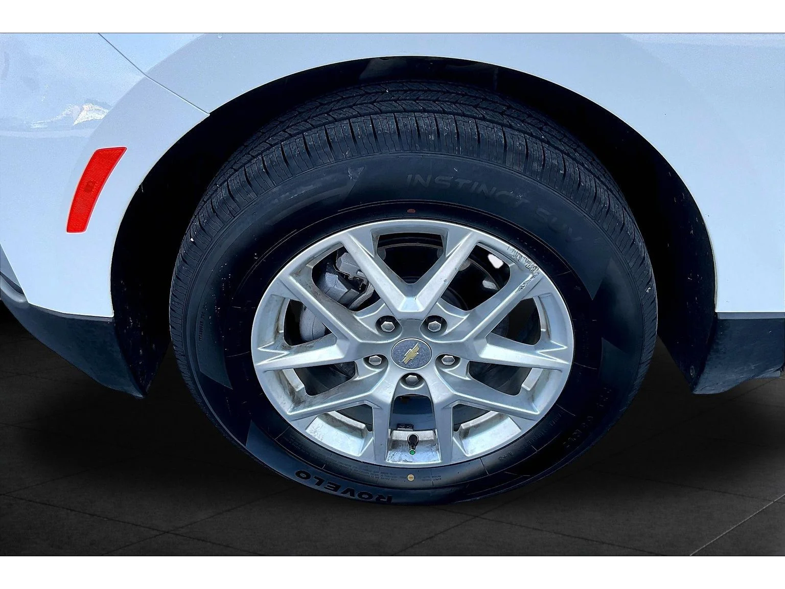Used 2023 SUMMIT WHITE Chevrolet LT image 7