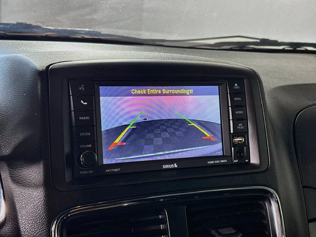 Used 2019 Silver Dodge SXT image 16