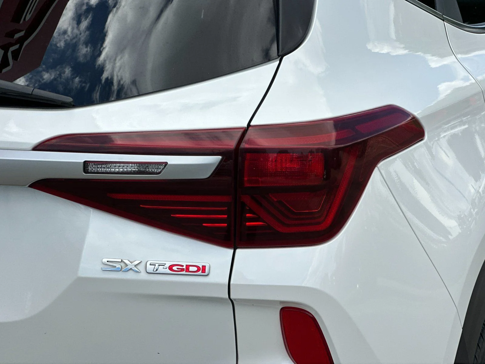 Used 2021 Snow White Pearl Kia SX image 24