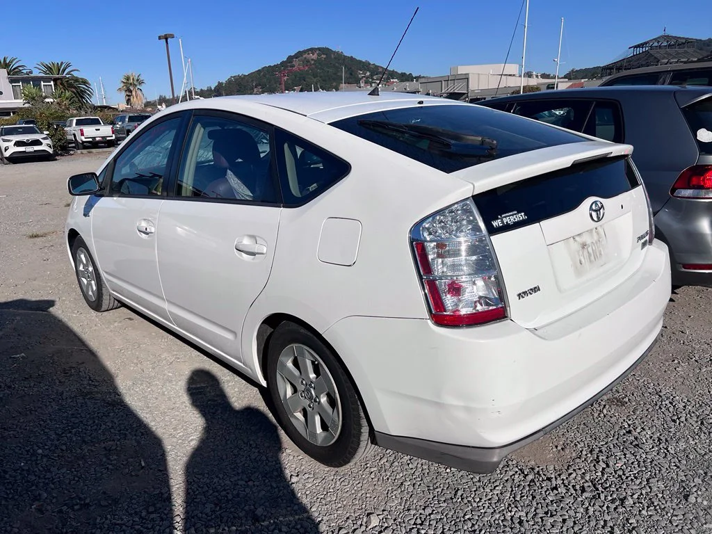 Used 2008 White Toyota Base image 5