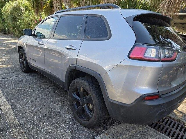 Used 2021 Granite Crystal Metallic Clearcoat Jeep Altitude image 5