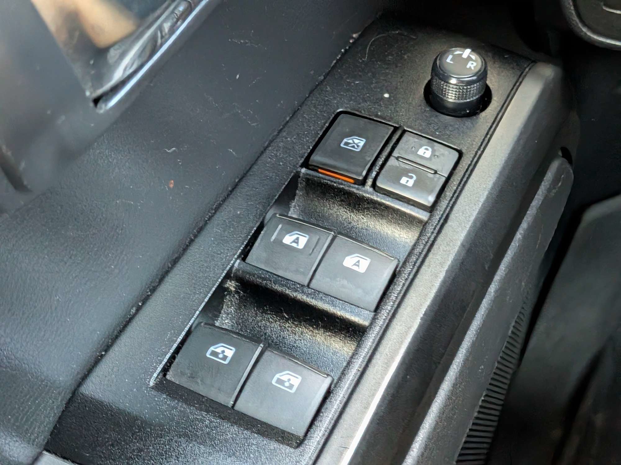 Used 2022  Toyota  image 27