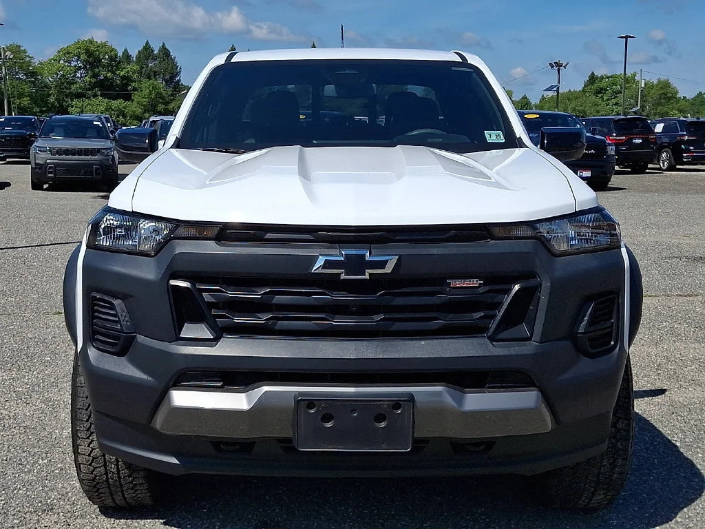 Used 2024 Summit White Chevrolet Trail Boss image 4