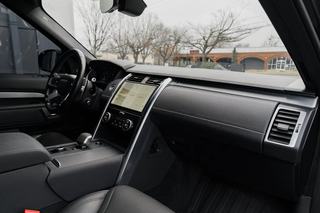 Used 2021 Black Land Rover S R-Dynamic image 30