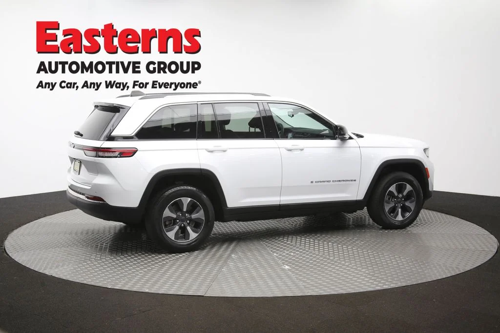 Used 2022 White Jeep 4xe image 46
