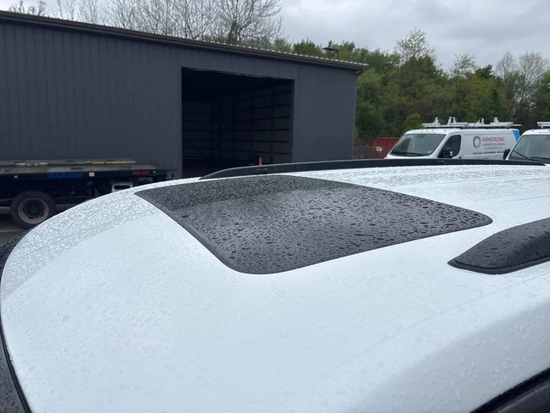New 2026 Bright White Clear-Coat Exterior Paint Jeep Altitude image 29