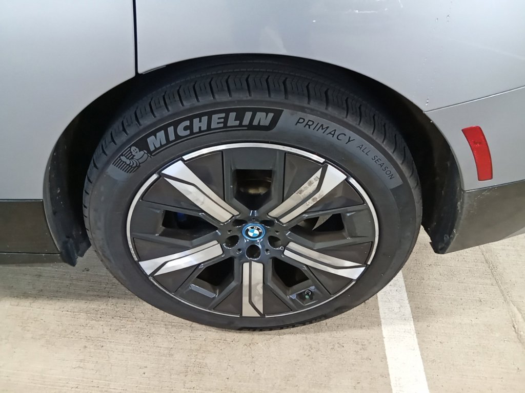 Certified Used 2024 Gray Metallic BMW xDrive50 image 17