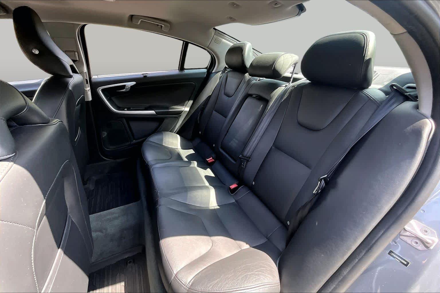 Used 2017 Osmium Grey Metallic Volvo Inscription image 20