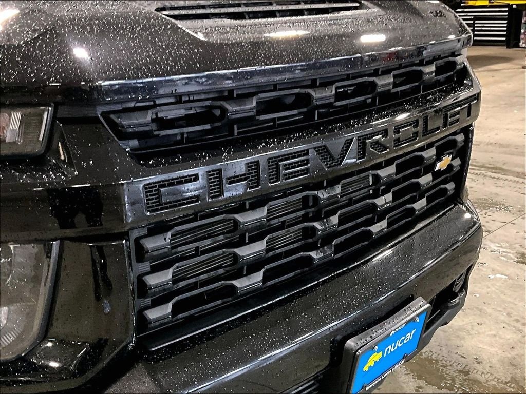 Used 2022 Black Chevrolet Custom image 33