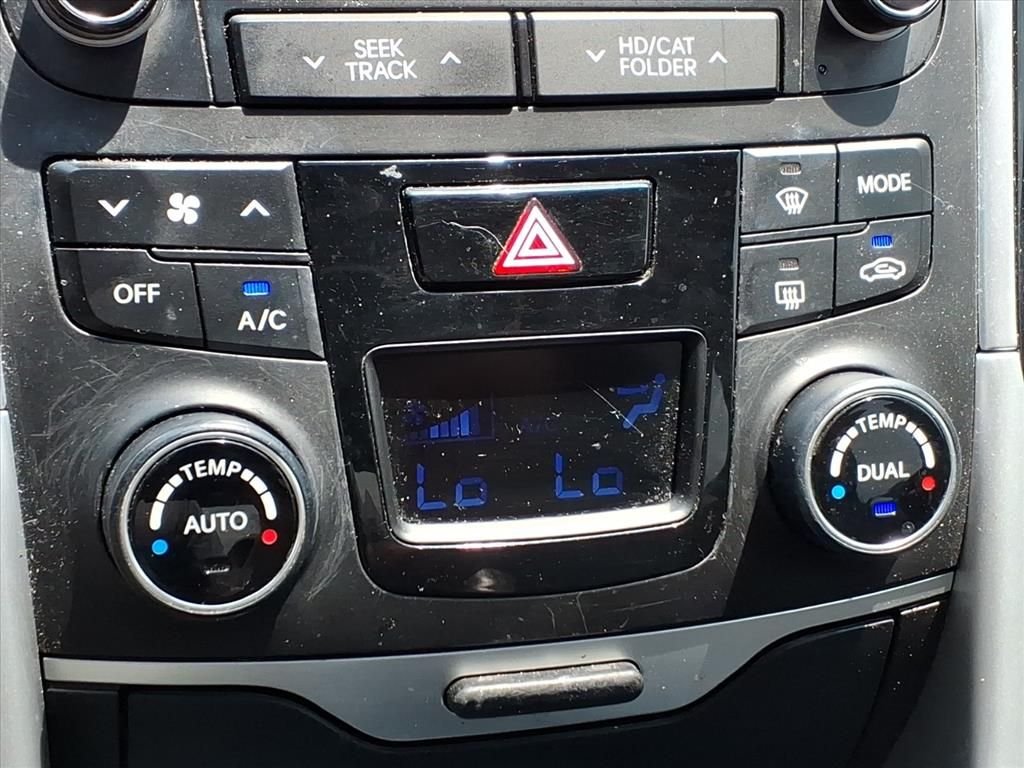 Used 2014 Blue Hyundai Limited image 26