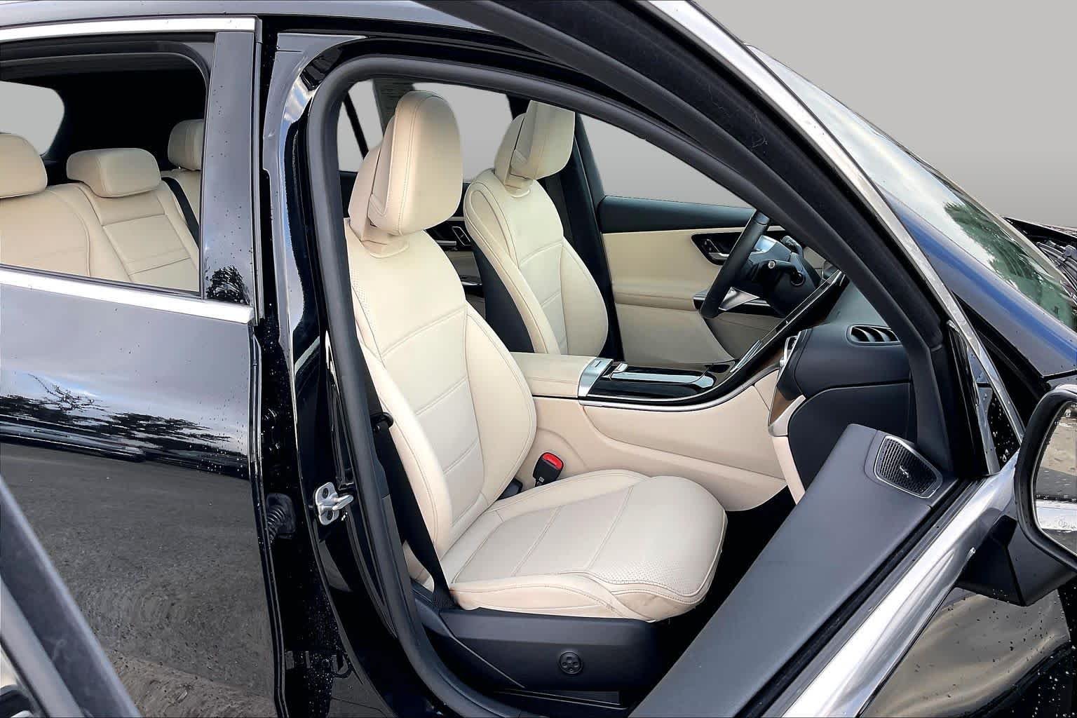 Used 2025 Black Mercedes-Benz GLC 300 image 8