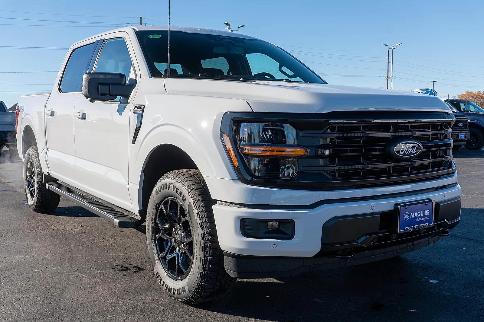 New 2026 Oxford White Ford XLT image 4
