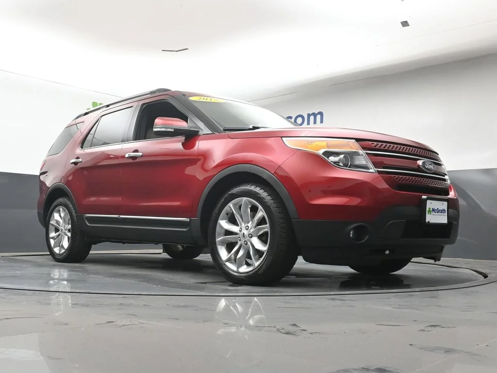 Used 2015 Red Ford Limited image 27