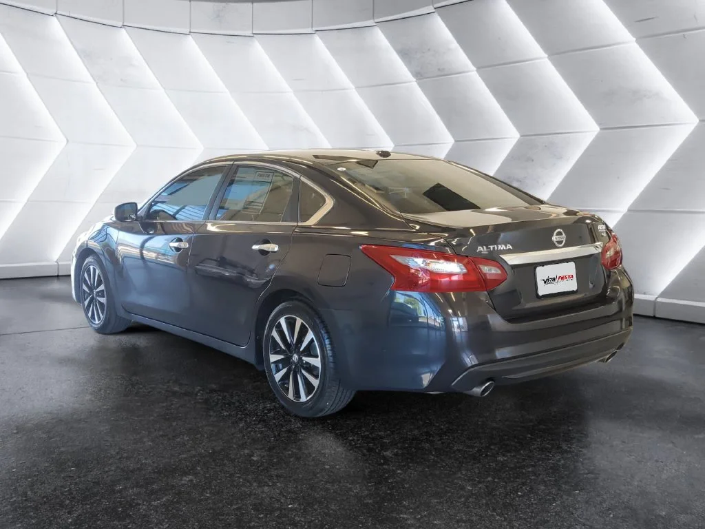 Used 2018 Blue Nissan 2.5 SL image 6