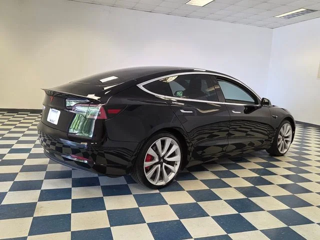 Used 2018  Tesla Long Range image 7