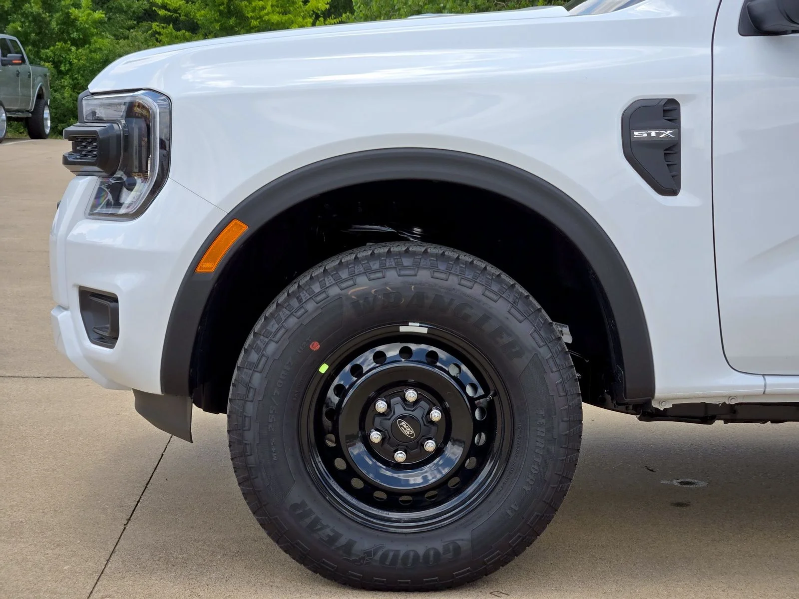 New 2026 Oxford White Ford XL image 6