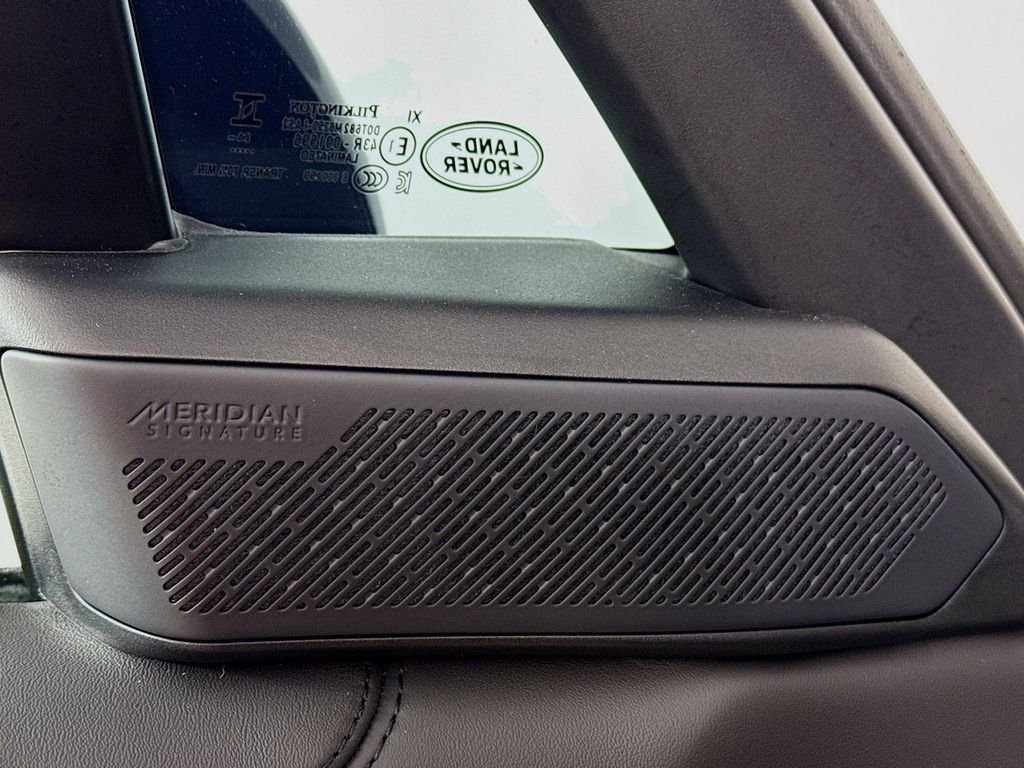 Certified Used 2025 Black Land Rover Autobiography image 20