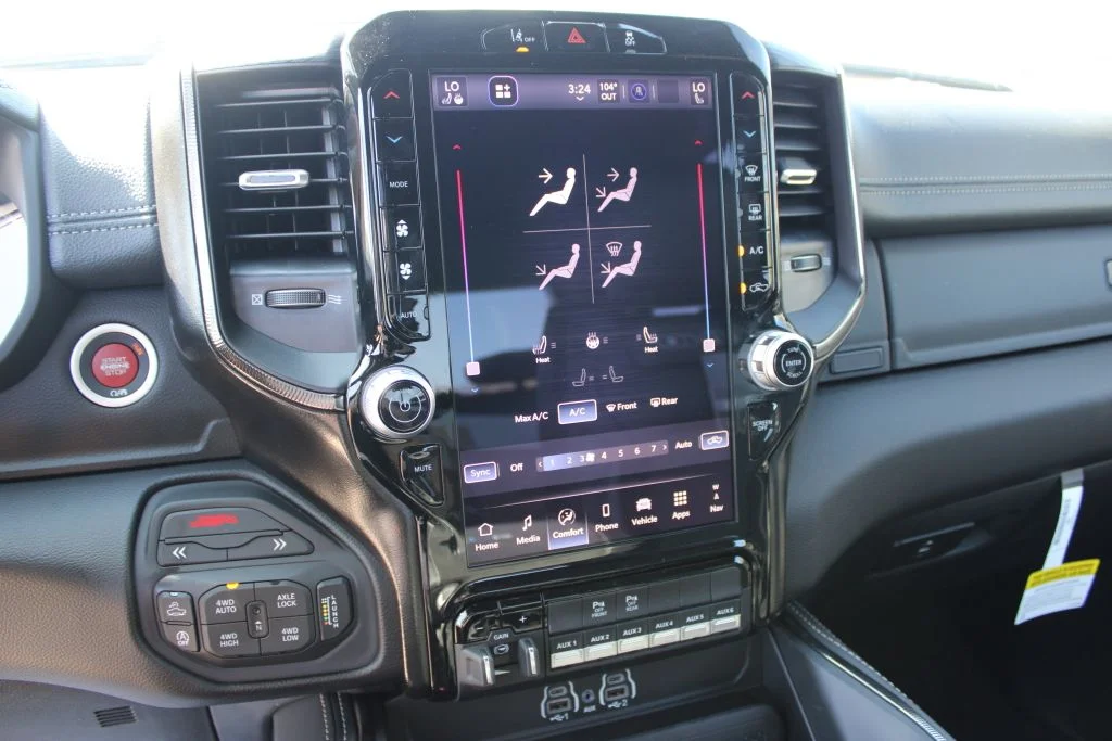 New 2026 Diamond Black Crystal Pearl-Coat Exterior Paint Ram RHO image 24