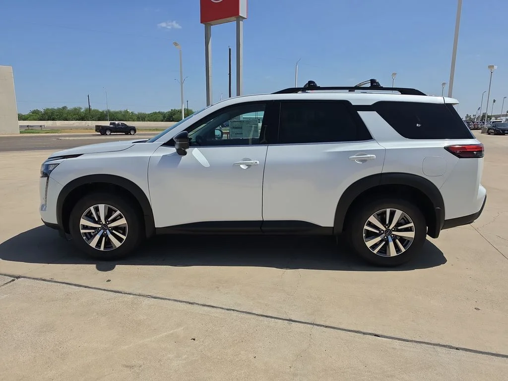 New 2026 Everest White Pearl TriCoat Nissan SL image 4