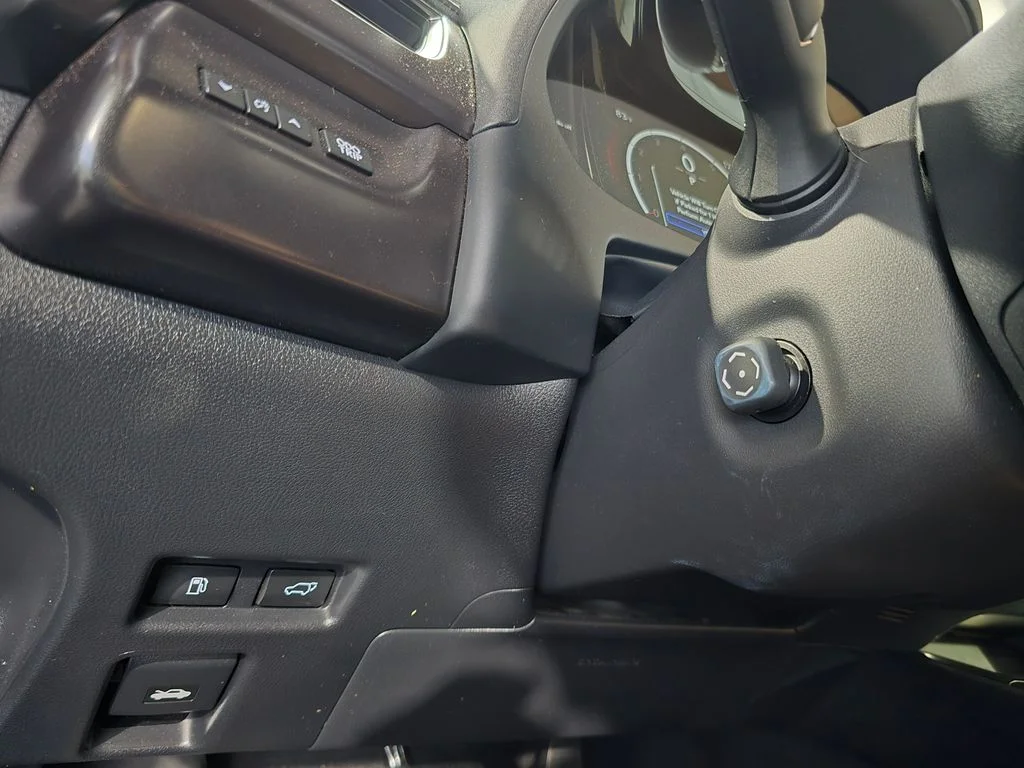 Used 2025 White Lexus 300h F SPORT Design image 14