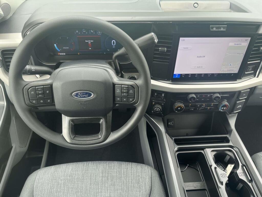 New 2026 Oxford White Ford XLT image 2