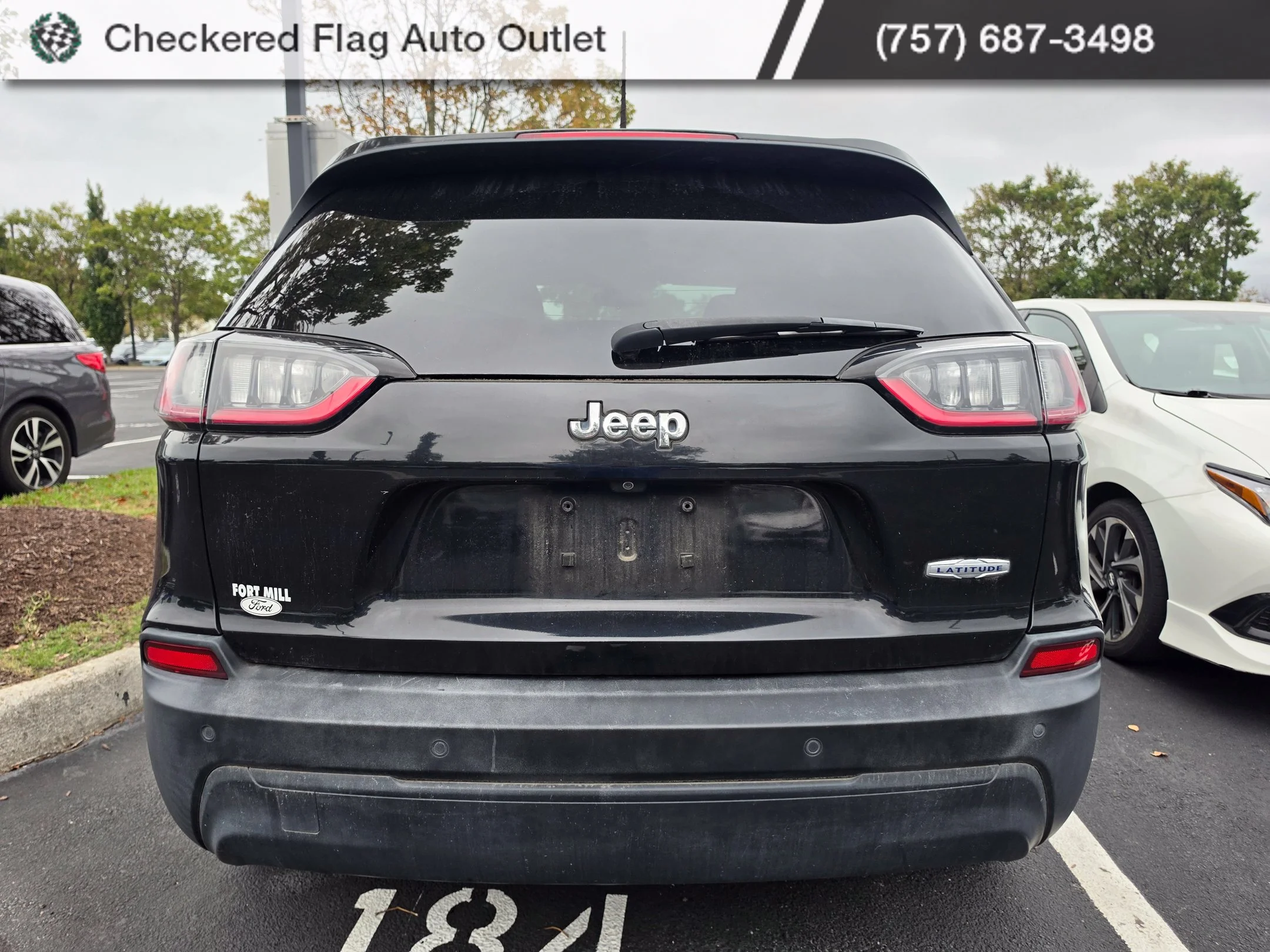 Used 2019 Diamond Black Jeep Latitude Plus image 5