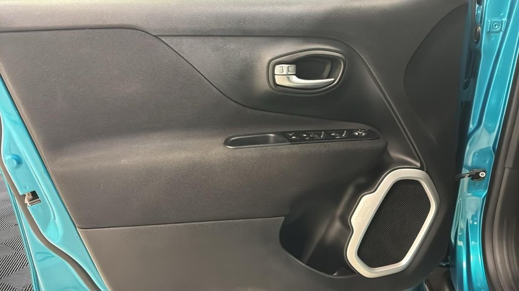 Used 2019 Green Jeep Latitude image 16