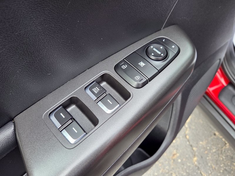Used 2018 Red Kia LX image 22