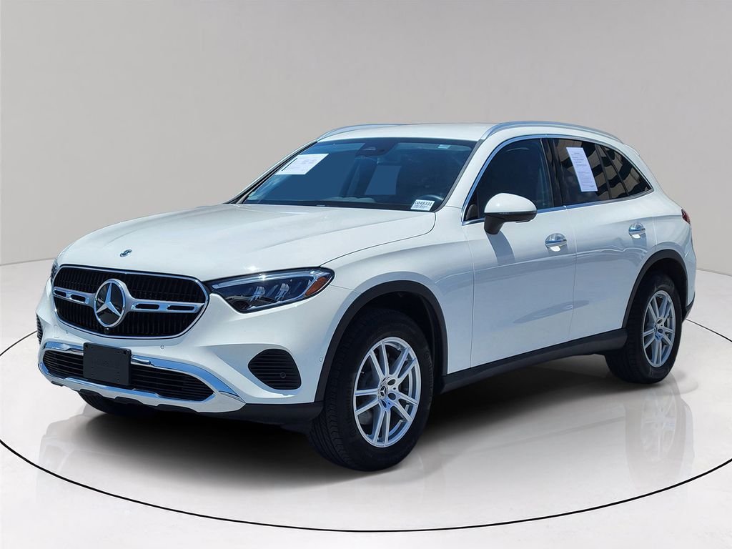 Certified Used 2023 White Mercedes-Benz GLC 300 image 3