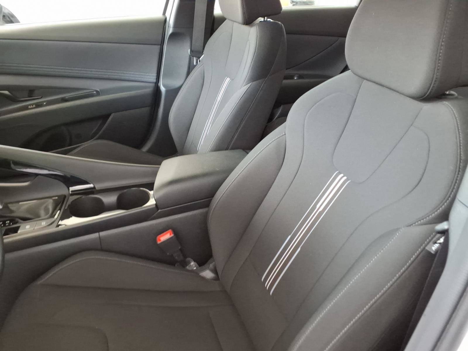2025 Hyundai Elantra Blue - Photo 10