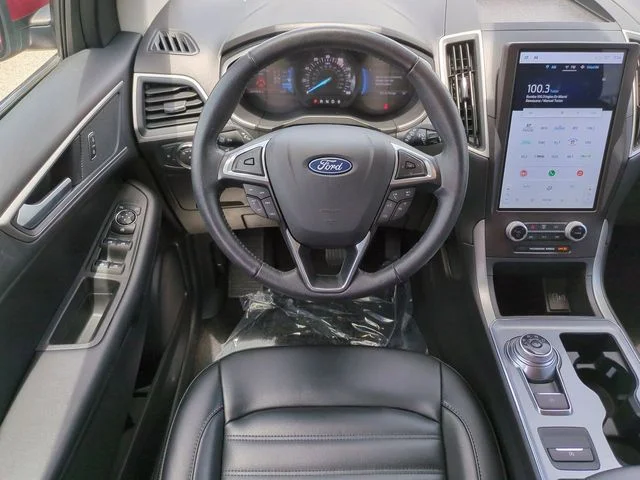 Used 2021 Red Ford SEL image 16