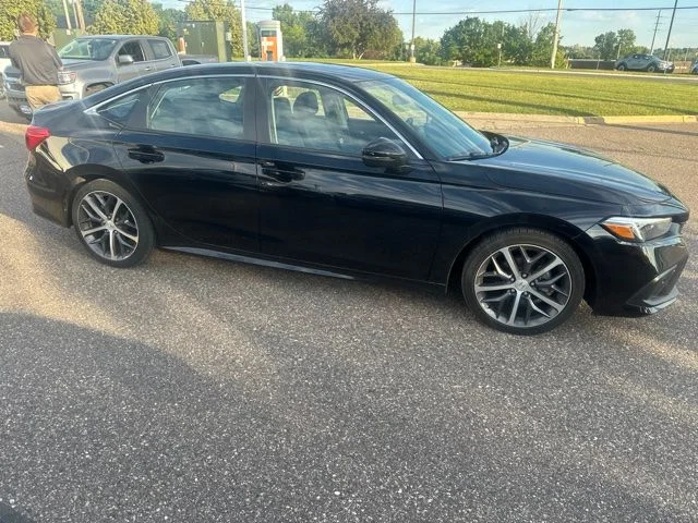 Used 2022 Honda Civic Touring with VIN 2HGFE1F99NH325614 for sale in Inver Grove Heights, Minnesota
