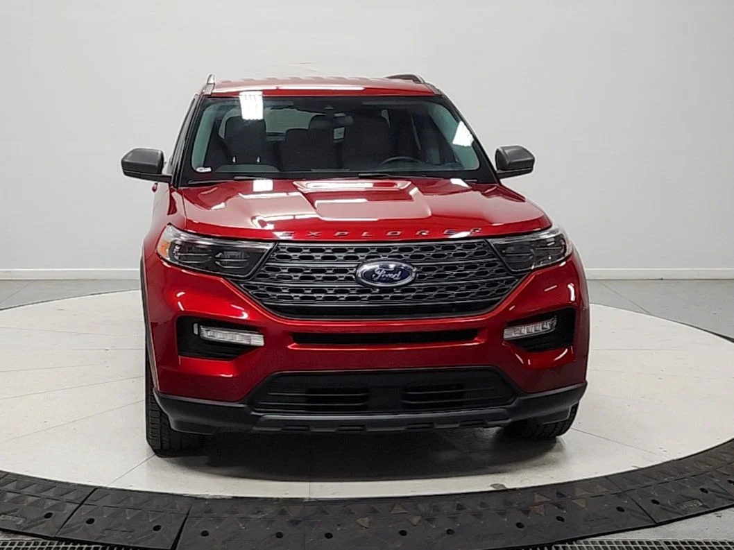 Used 2021 Red Ford XLT image 4