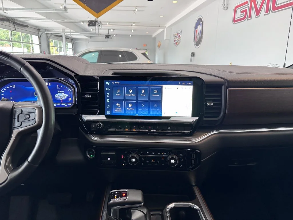 2023 Chevrolet Silverado 1500 High Country - Photo 19