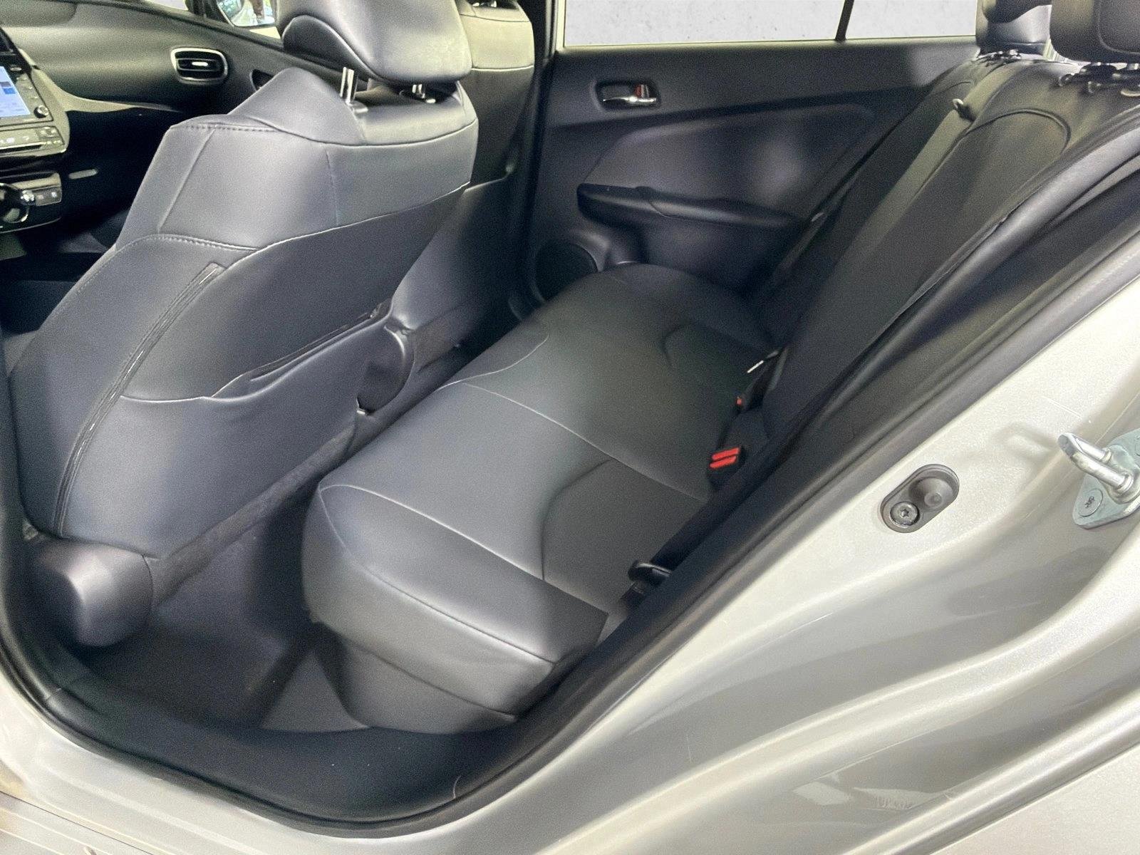 Certified Used 2022 Classic Silver Metallic Toyota XLE image 20