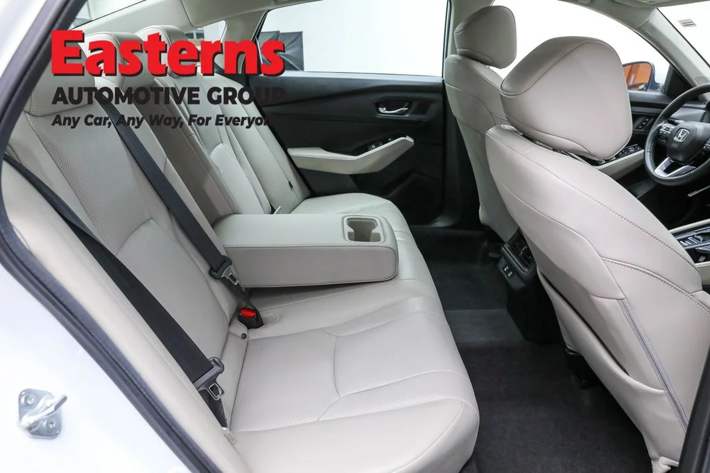 Used 2024 White Honda Touring image 21