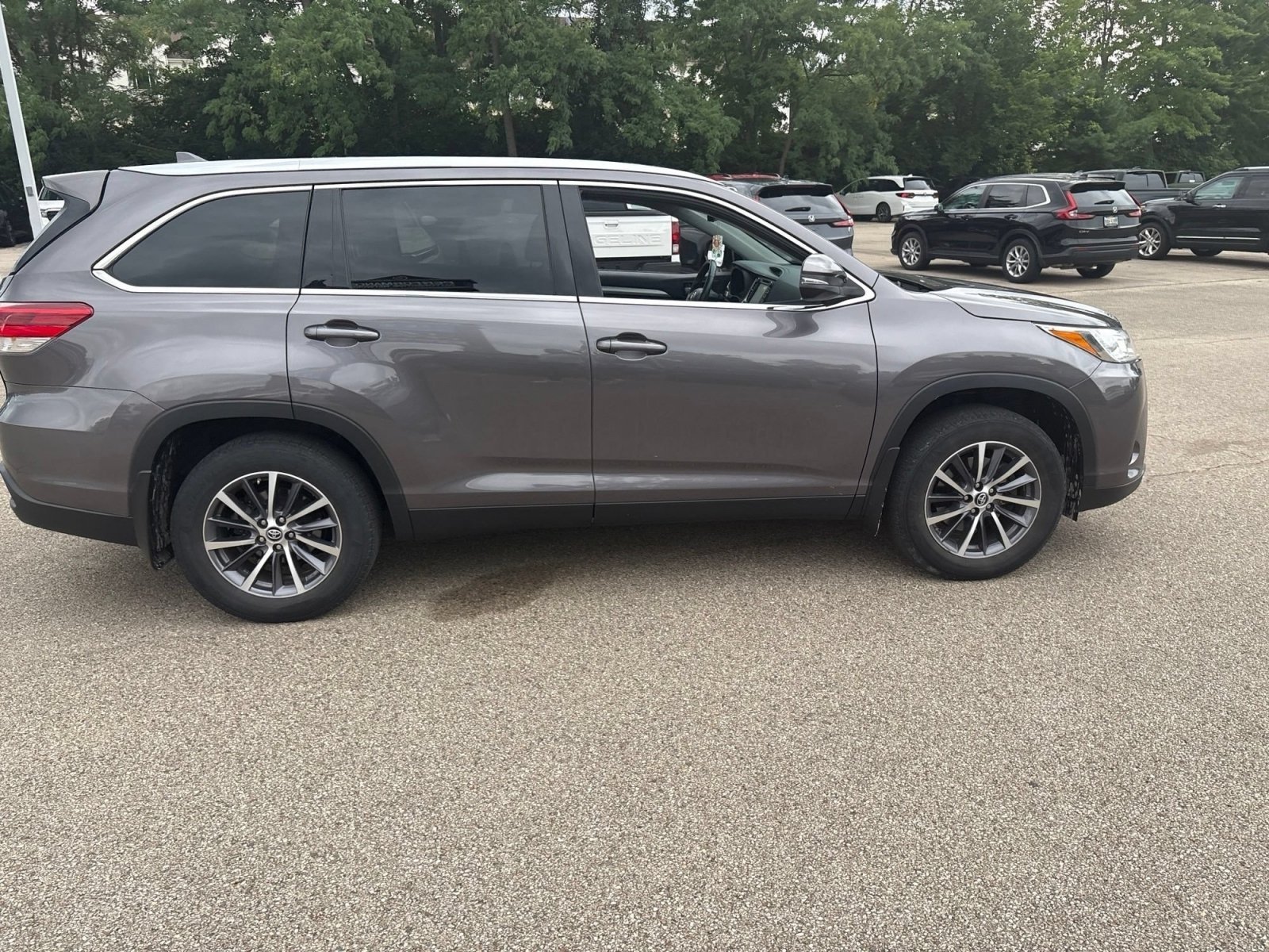 Used 2019 Predawn Gray Mica Toyota XLE image 21