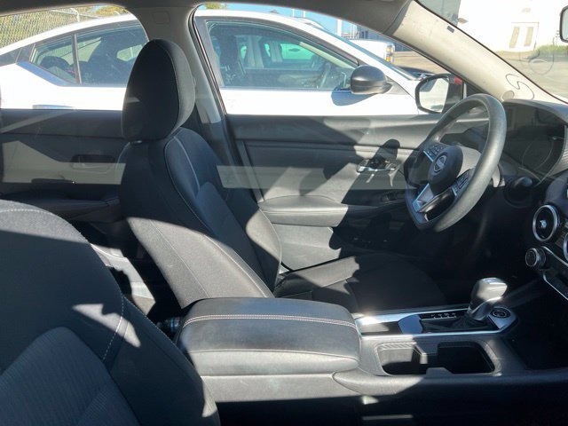 Used 2025 Rosewood Metallic Nissan SV image 5