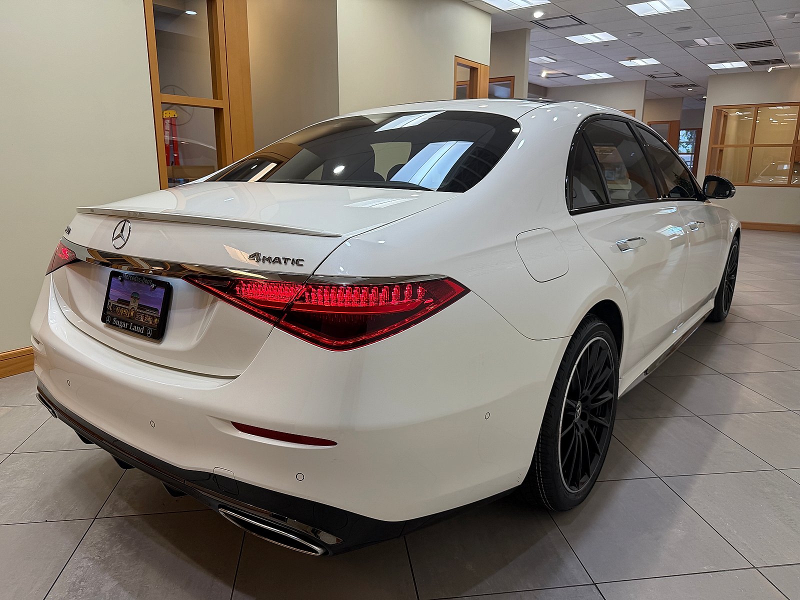 Certified Used 2023 MANUFAKTUR Diamond White Mercedes-Benz 4MATIC® image 6