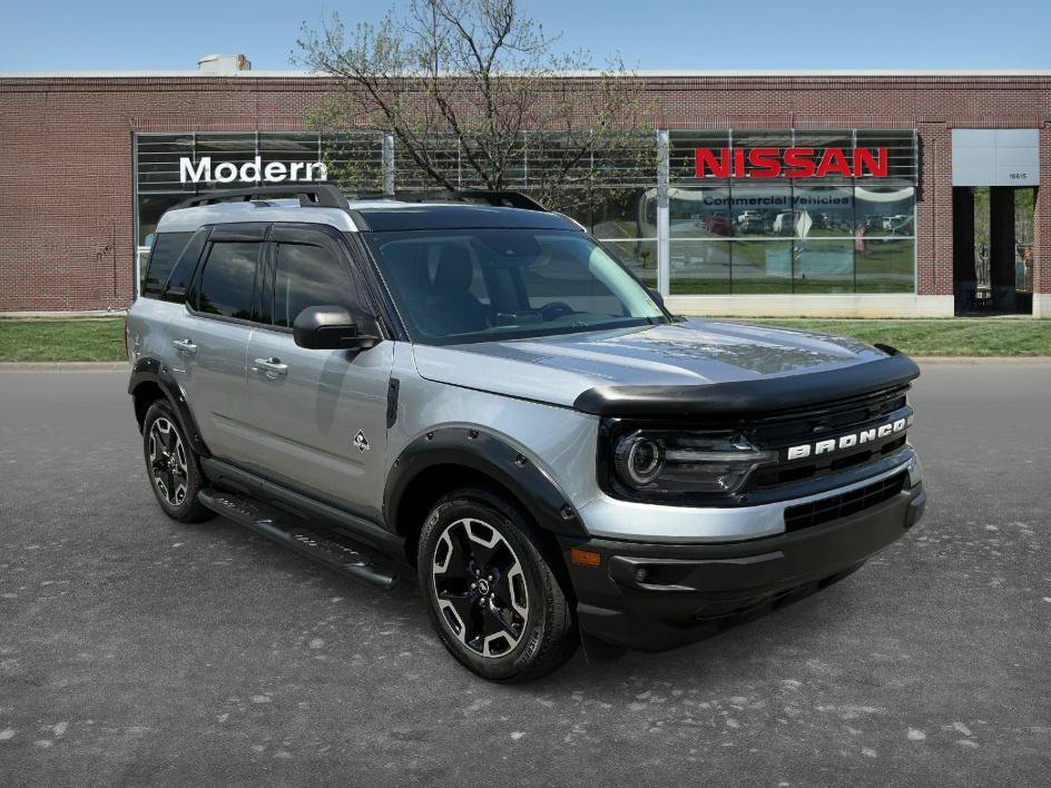 Used 2023 Silver Metallic Ford Outer Banks image 5