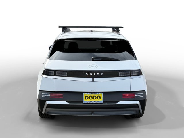 Used 2025 White Hyundai SEL image 4