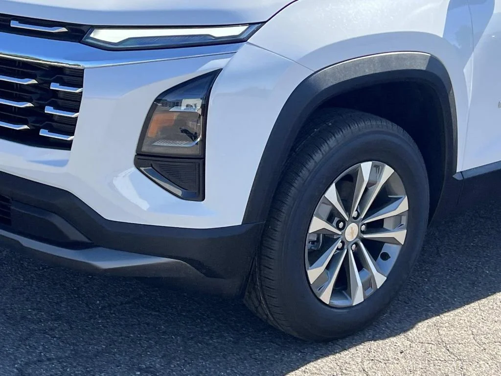 New 2026 Summit White Chevrolet LT image 8