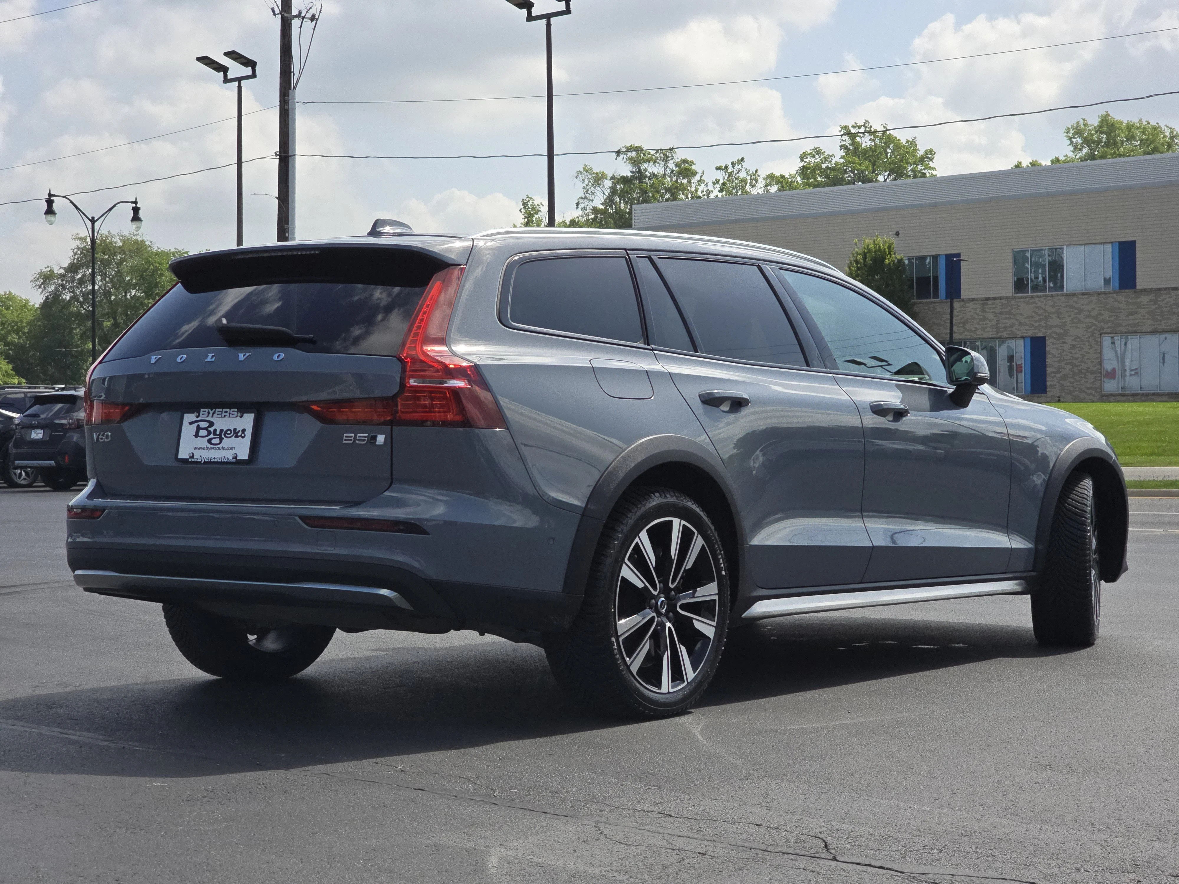 Used 2023 Thunder Grey Metallic Volvo Ultimate image 7