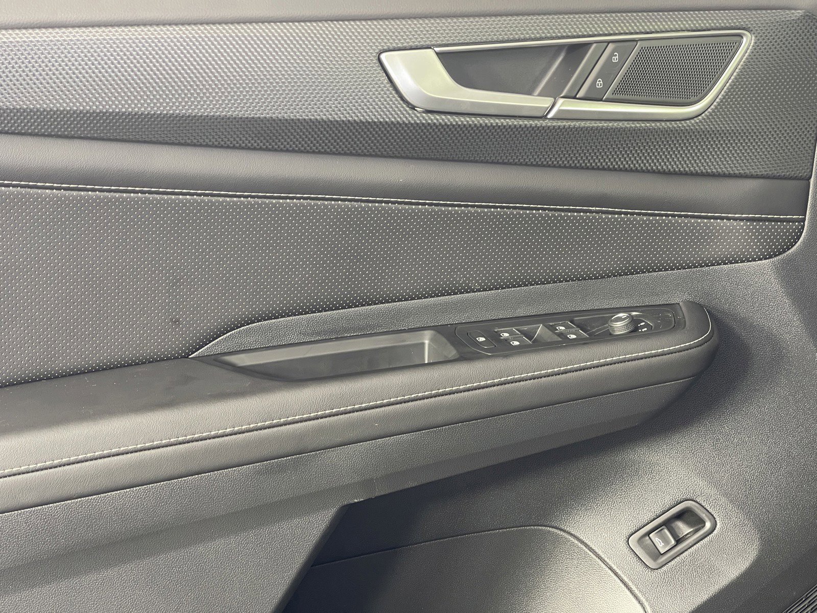 2025 Volkswagen Atlas Cross Sport SEL R-LINE - Photo 23