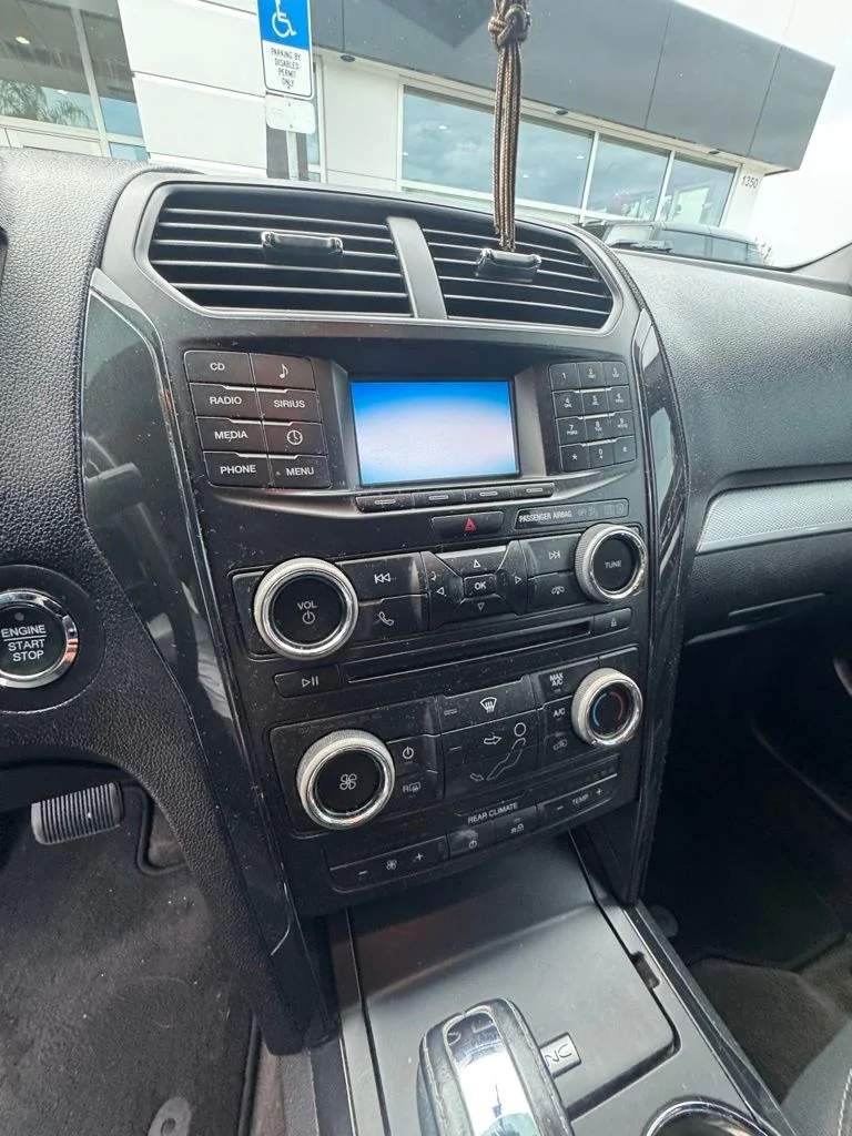 Used 2017 Red Ford XLT image 10