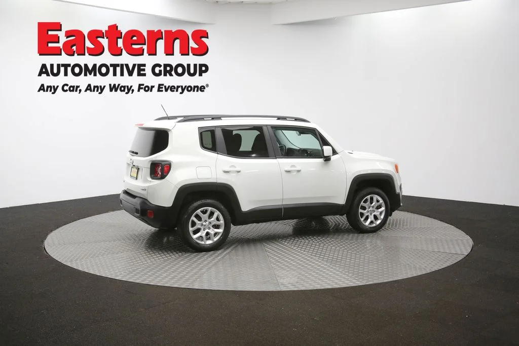 Used 2017 White Jeep Latitude image 41
